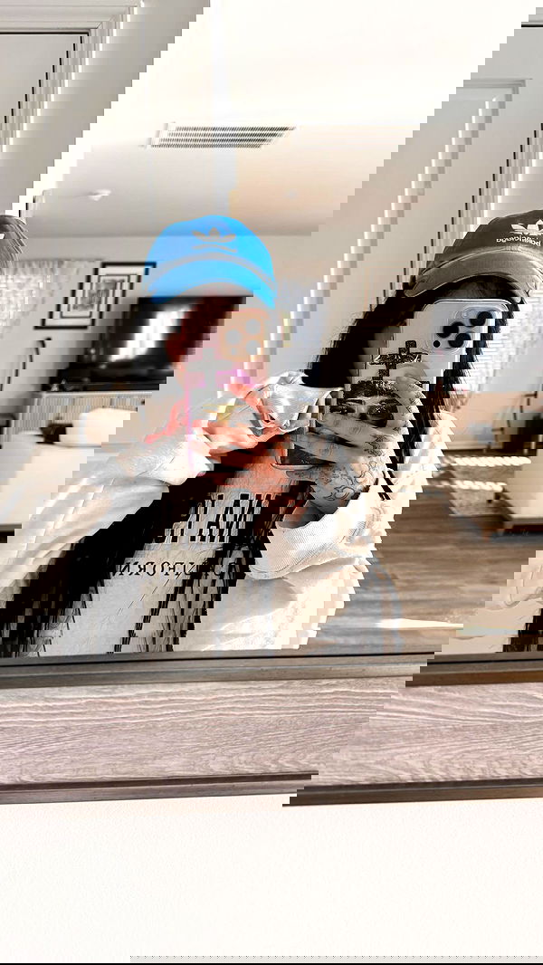 zommmbri zommmbri archive image