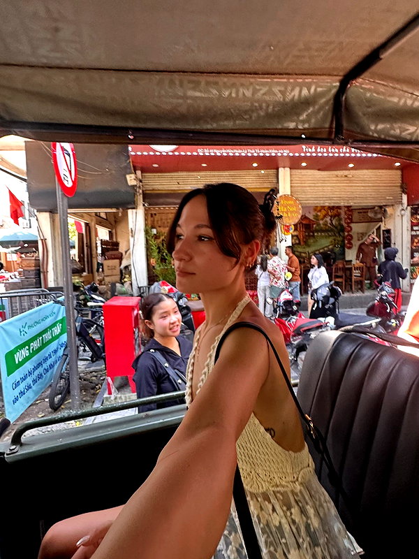 Archived image from @ilanakaver on Instagram