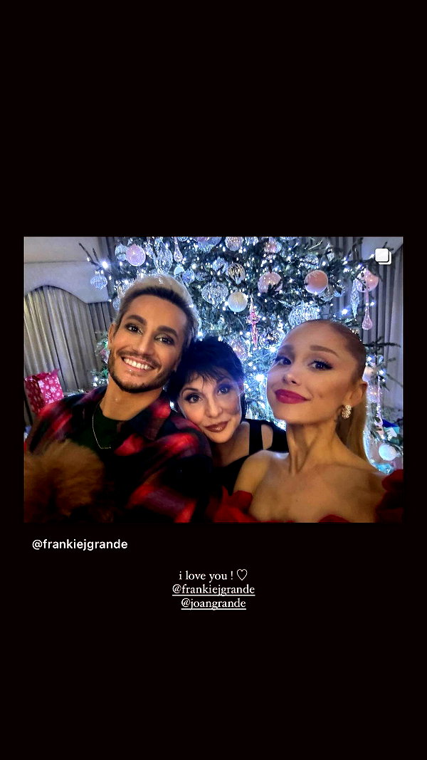 arianagrande instagram image archive image