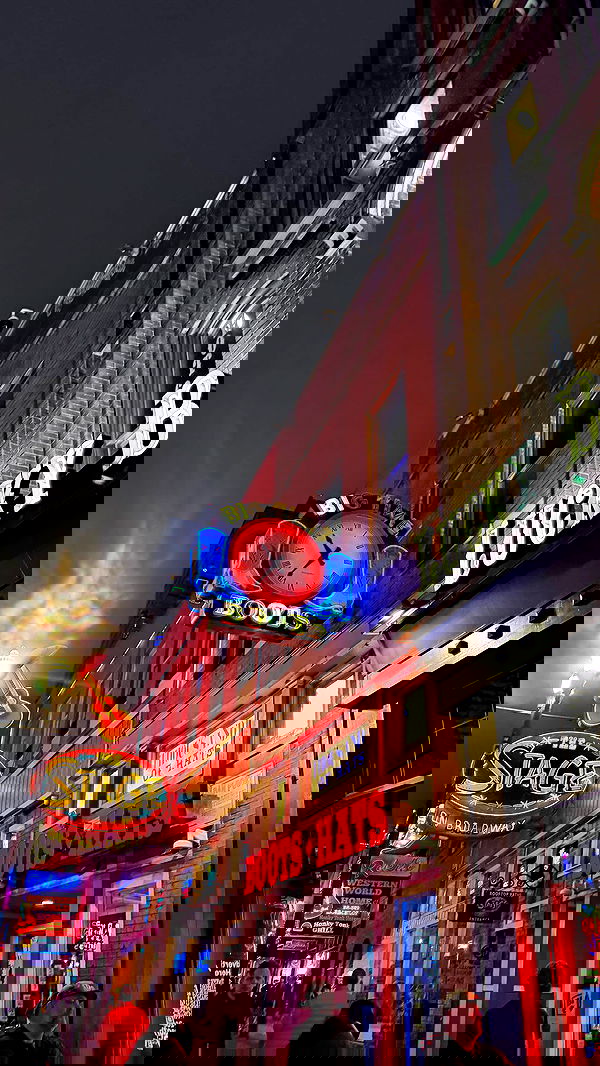 annieee__z annieee__z archive image