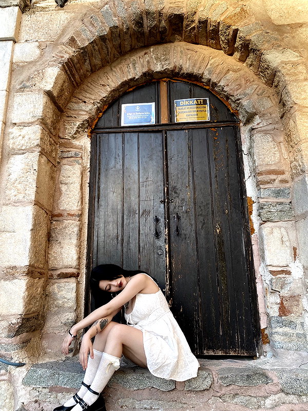 madamist_ instagram image archive image
