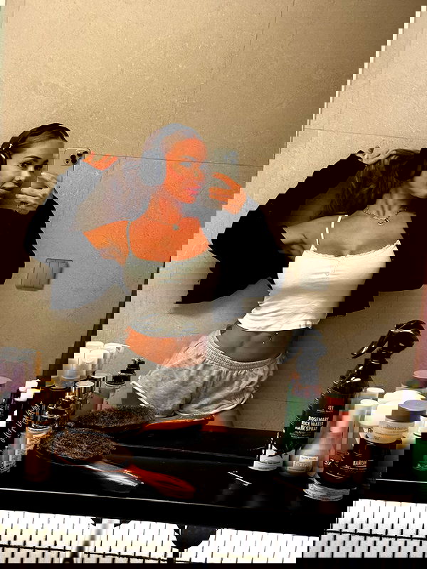 itshayleydavies itshayleydavies archive image