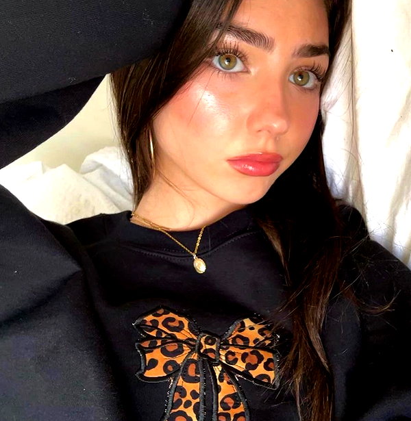 baddiesessence instagram image archive image