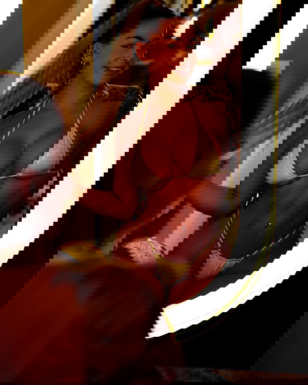 itshayleydavies itshayleydavies archive image