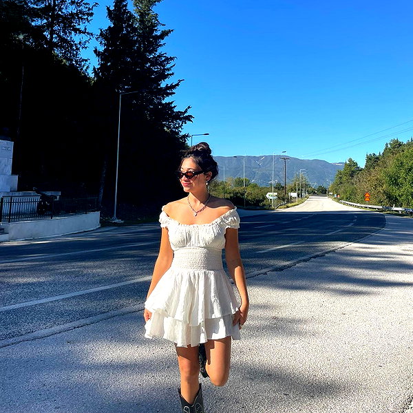 romi_henenson instagram image archive image