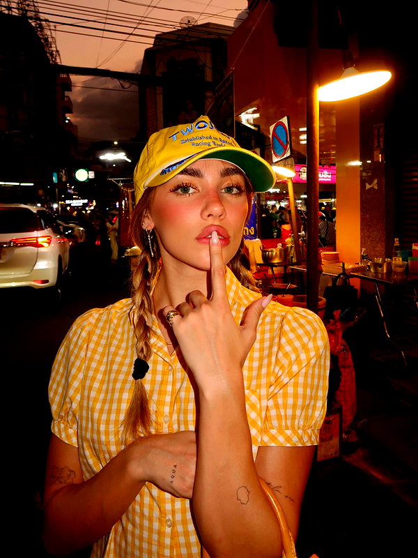 maya.keyy instagram image archive image