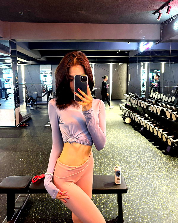 indra0102_ instagram image archive image