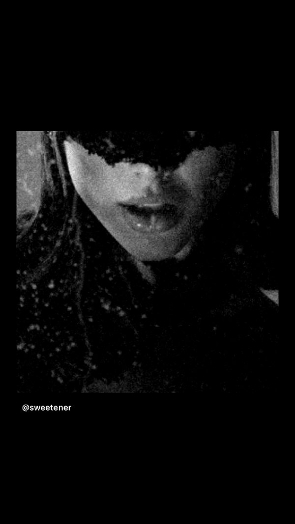 arianagrande instagram image archive image