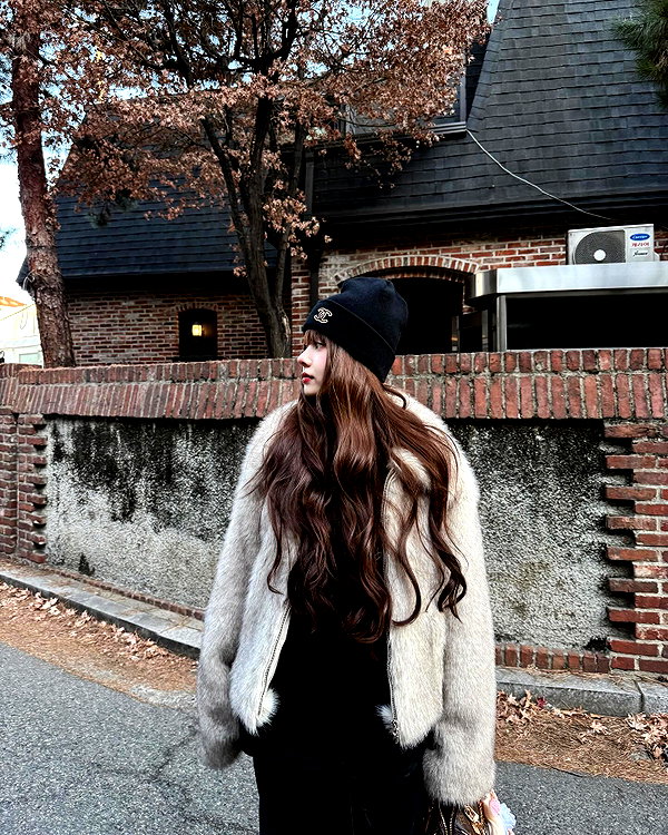 dear.zia instagram image archive image