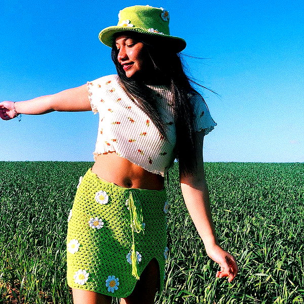 romi_henenson instagram image archive image