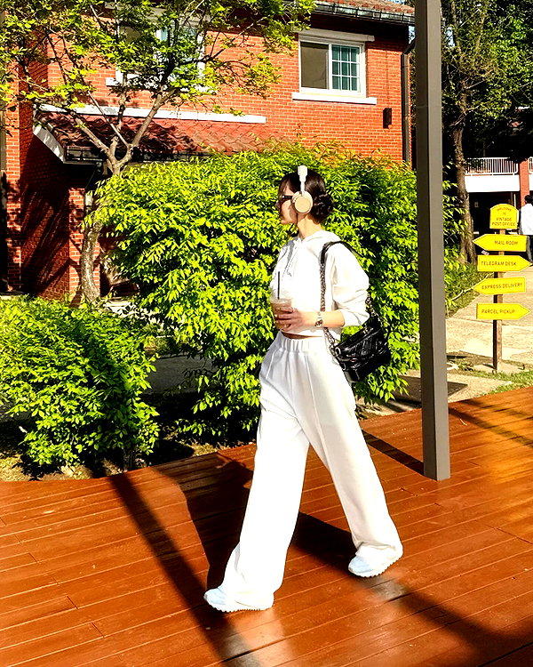 dear.zia instagram image archive image