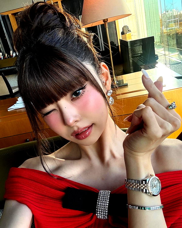 dear.zia instagram image archive image