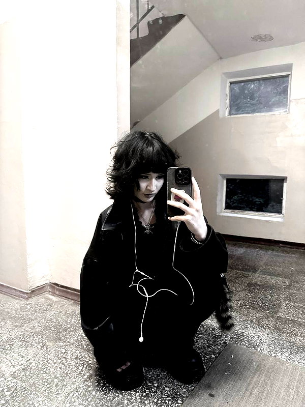 Archived image from @kk3tr1n4 on Instagram