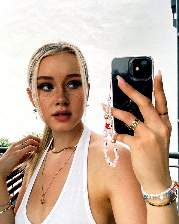 lilih instagram image archive image
