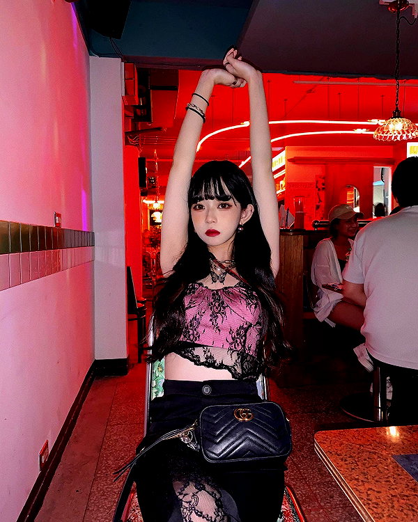 nixqq.425_ instagram image archive image