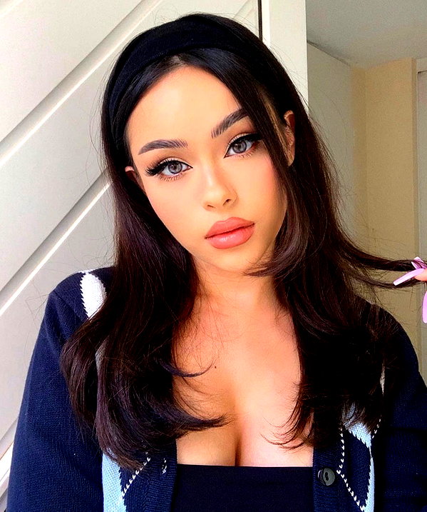 baddiesessence instagram image archive image