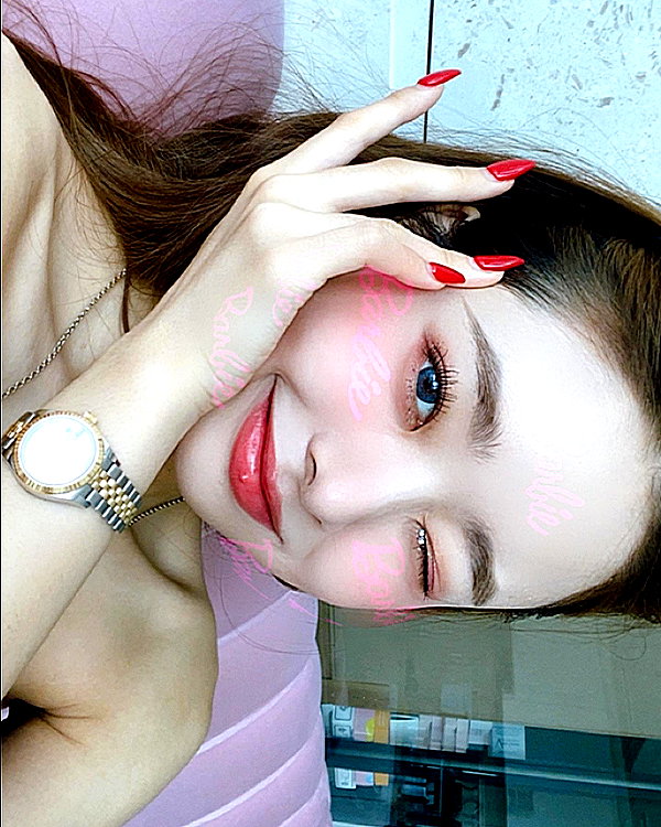 dear.zia instagram image archive image