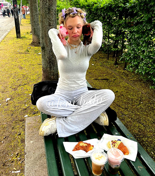 leni.bahr instagram image archive image