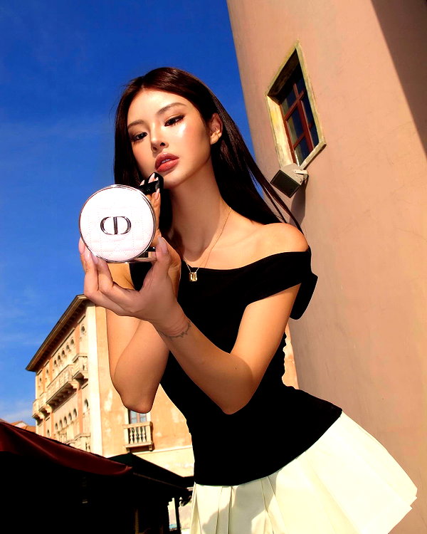 ll.lu1s instagram image archive image
