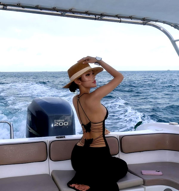 lyhythuedoxinh instagram image archive image