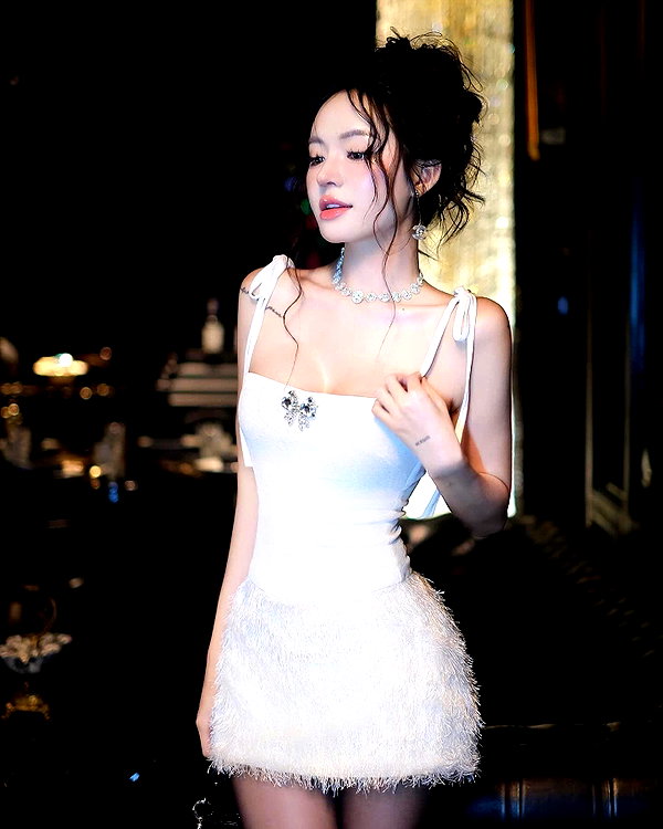 lyhythuedoxinh instagram image archive image