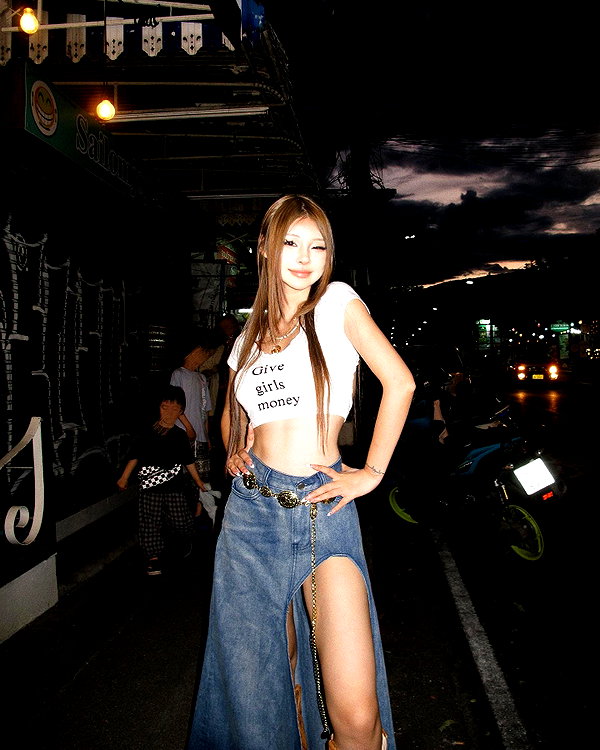 ll.lu1s instagram image archive image