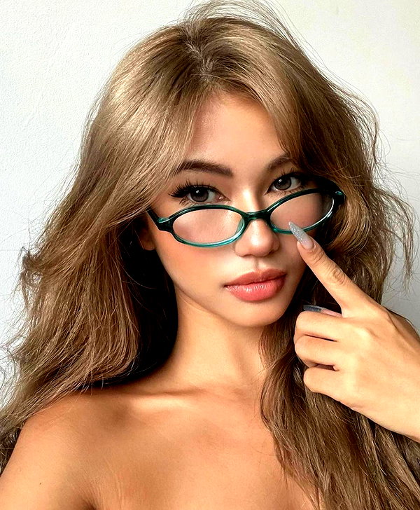 baddiesessence instagram image archive image