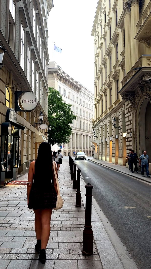 __yaheli_ instagram image archive image