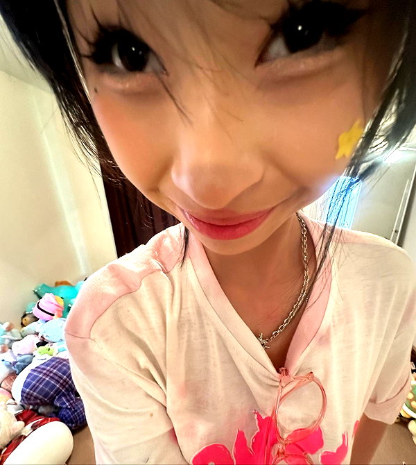princessamelia_official instagram image archive image