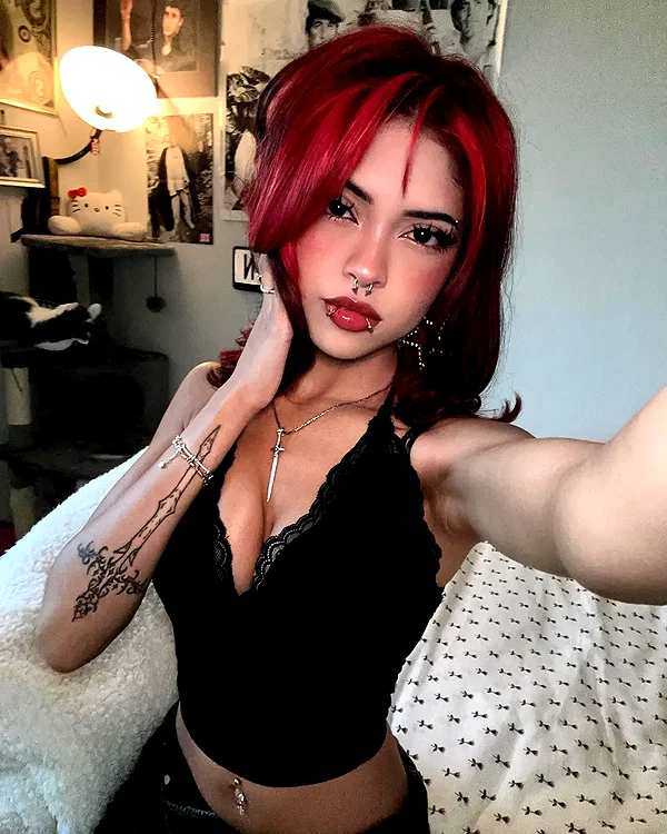 chica.niebla instagram image archive image