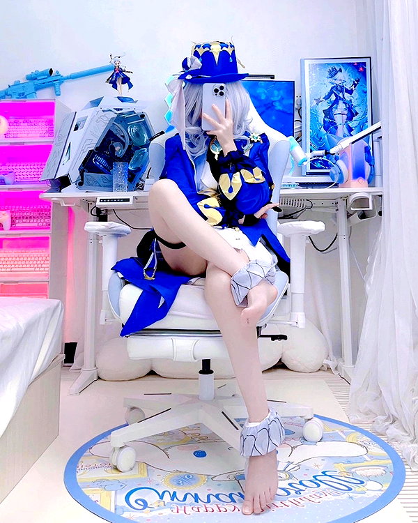 gallery_cosplayer instagram image archive image