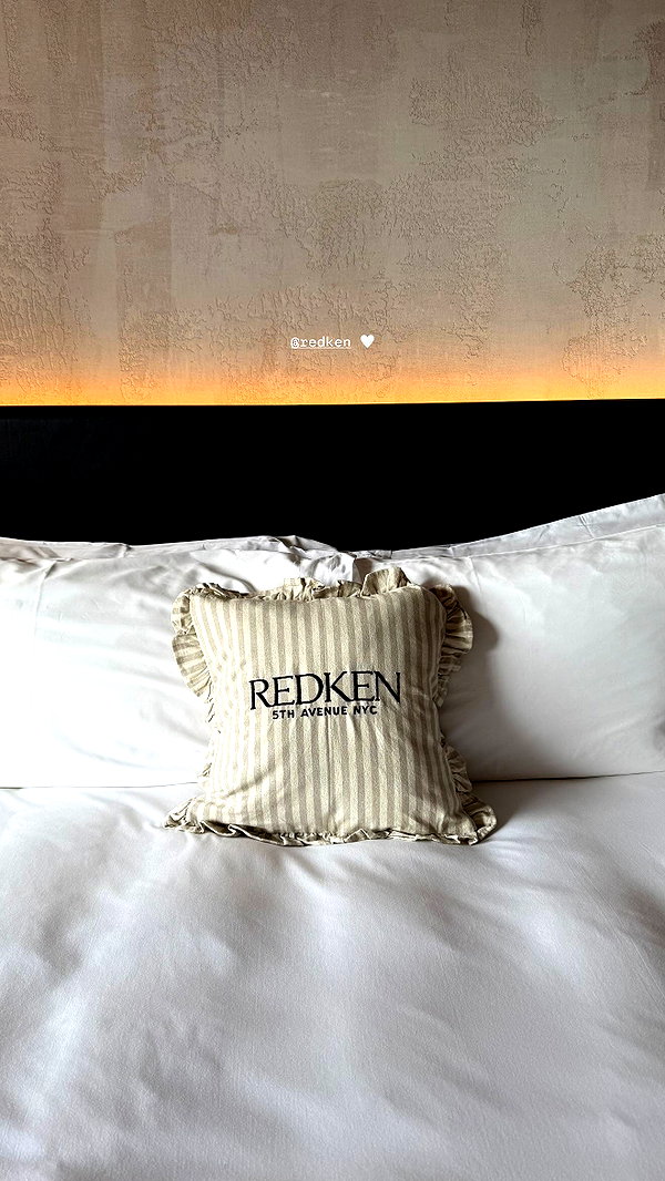 hollyjai archive image