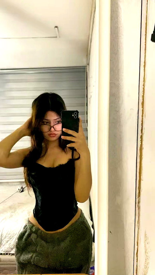 _.luxxia instagram image archive image