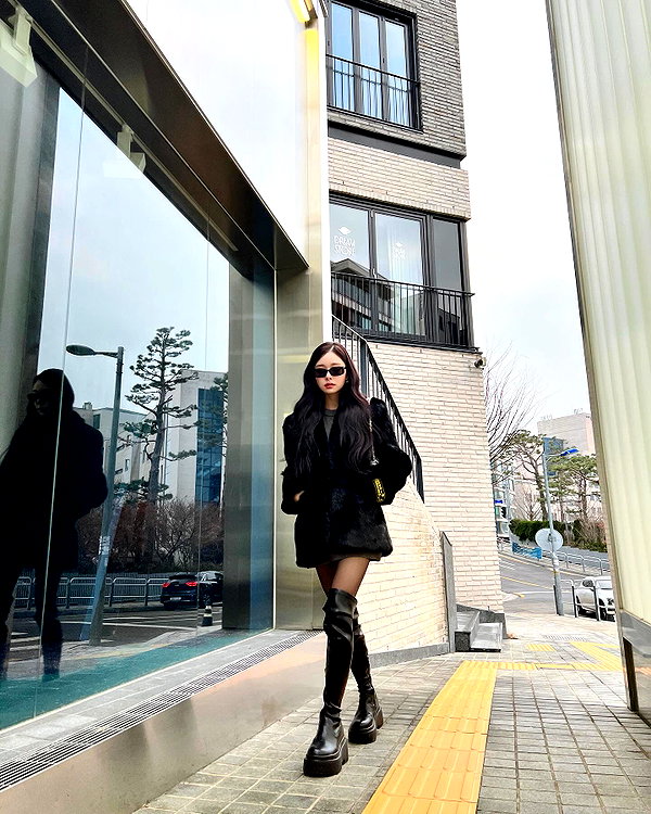 dear.zia instagram image archive image