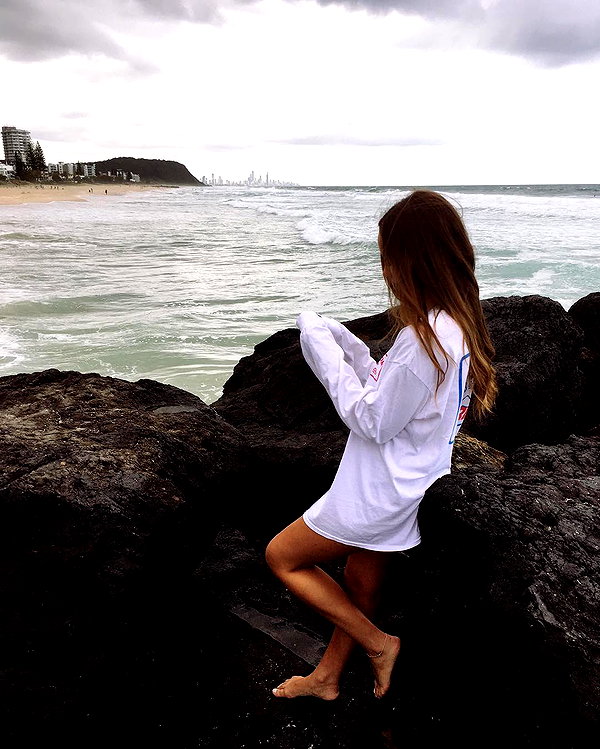 olivia.mathers instagram image archive image