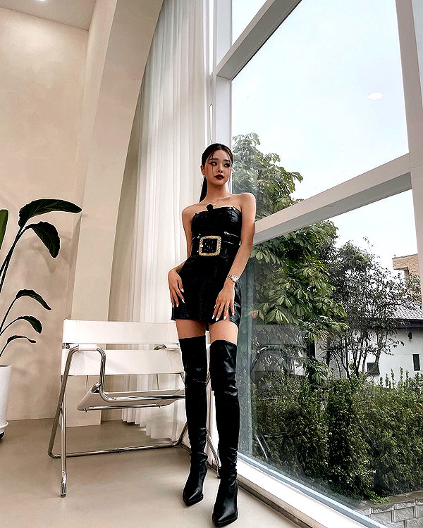dear.zia instagram image archive image