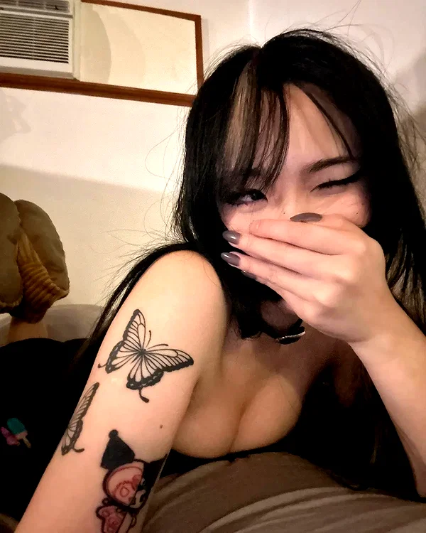 chica.niebla instagram image archive image