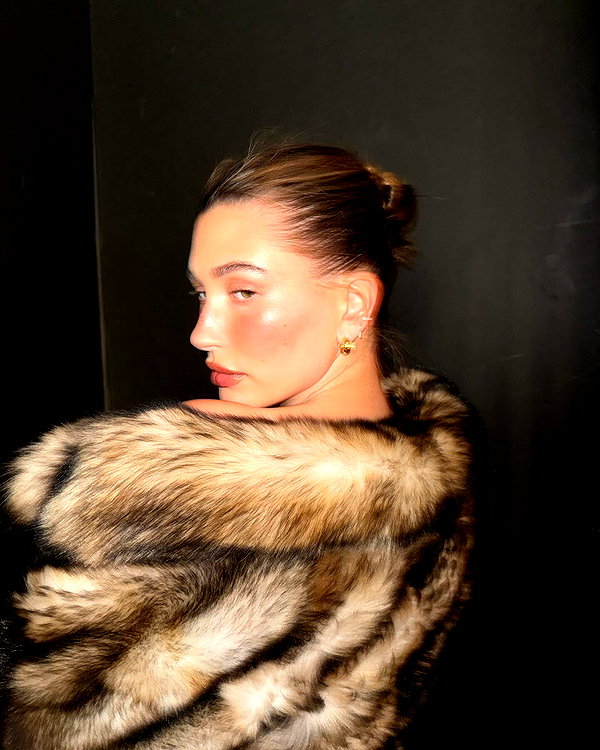haileybieber instagram image archive image