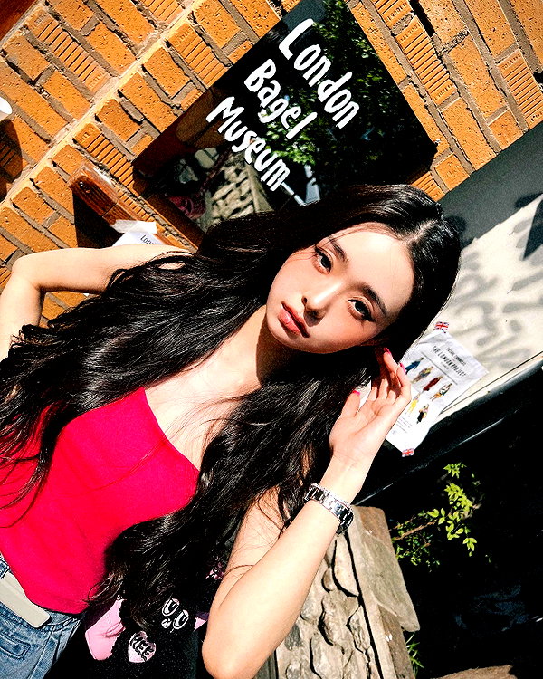 dear.zia instagram image archive image
