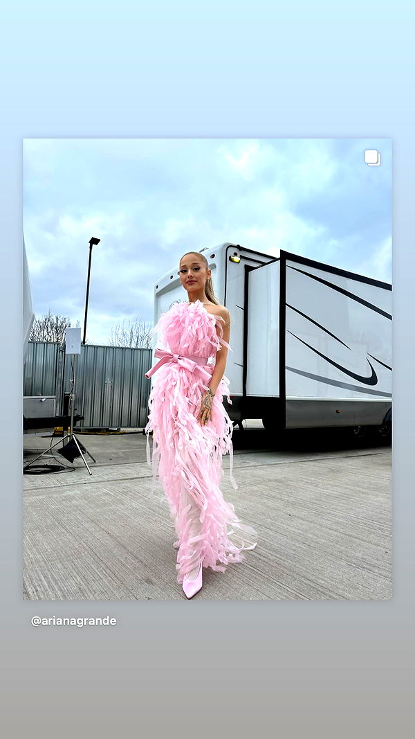 arianagrande instagram image archive image
