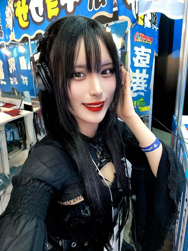 yamikumo_leisa instagram image archive image