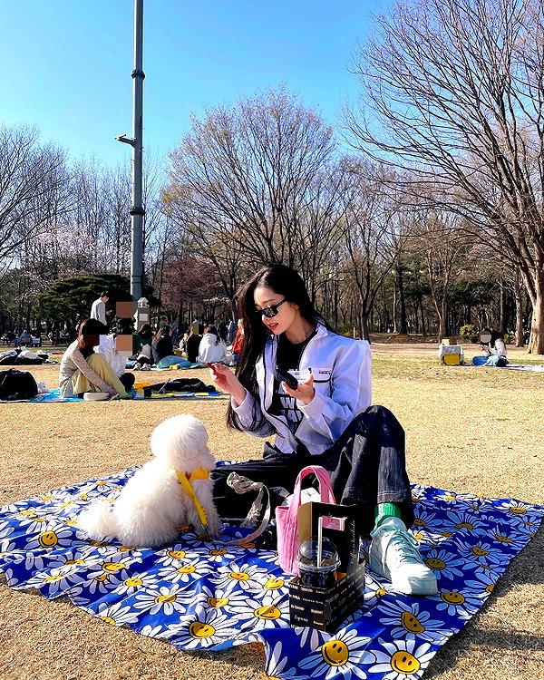 dear.zia instagram image archive image