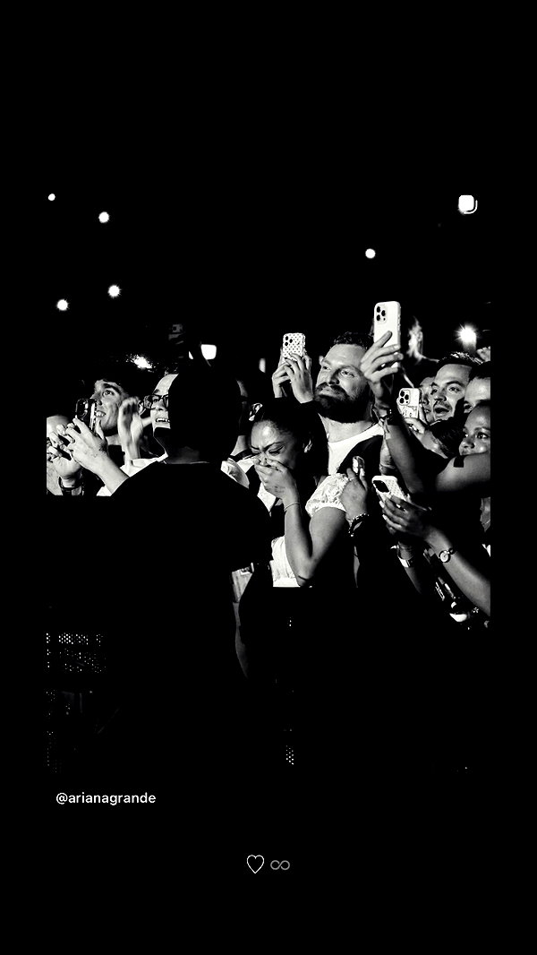 arianagrande instagram image archive image