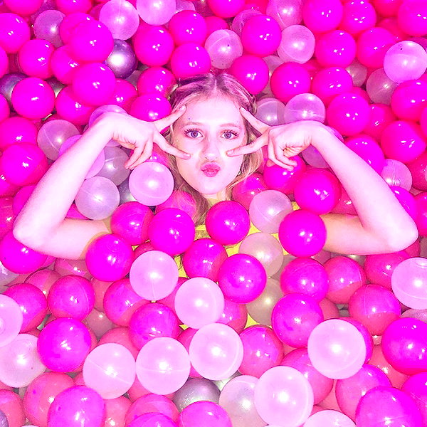 ellianawalmsley instagram image archive image