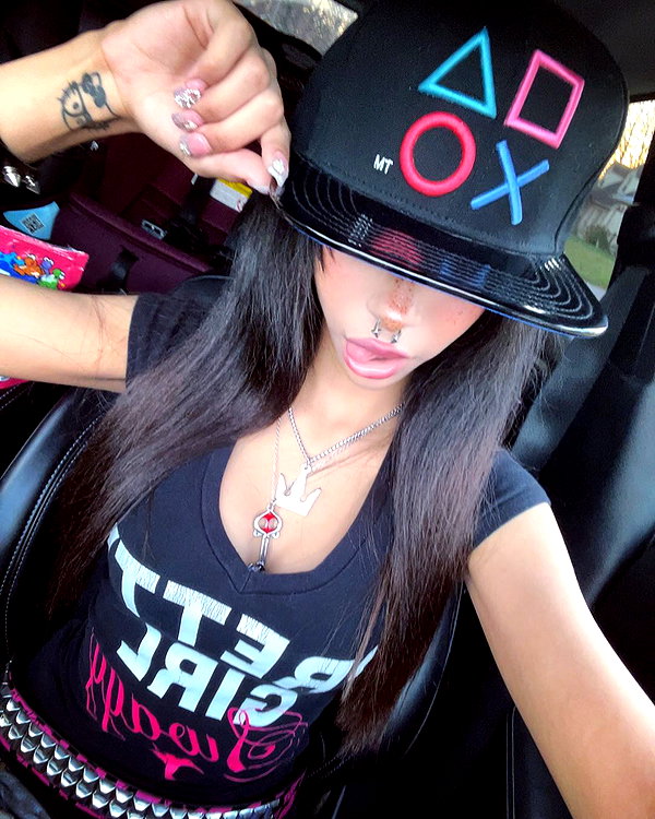 twodollie instagram image archive image