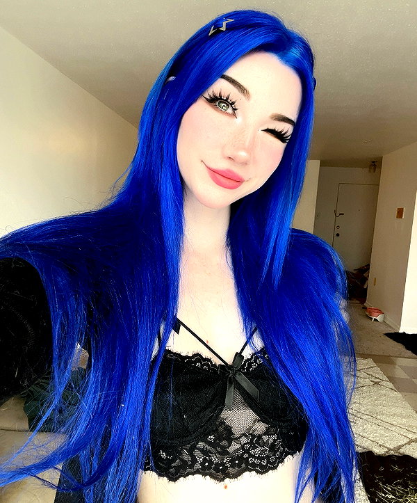 danielle.mercedie instagram image archive image