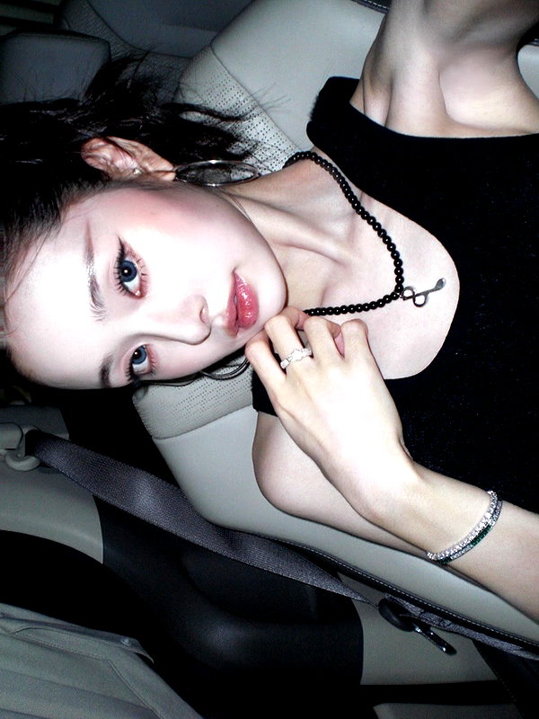 dear.zia instagram image archive image
