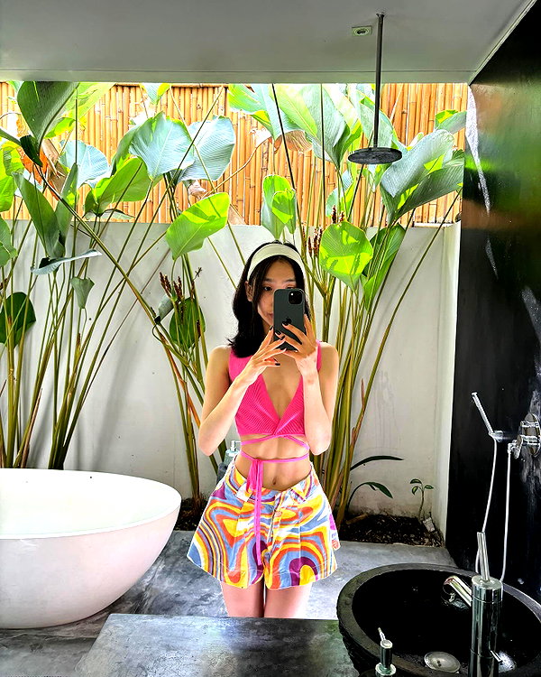 indra0102_ instagram image archive image