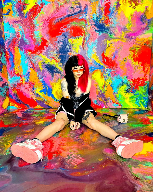 yeahimcaroline instagram image archive image