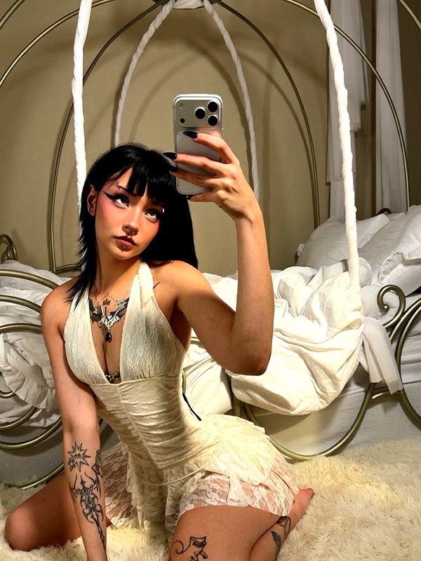 Archived image from @deadangelfiles on Instagram